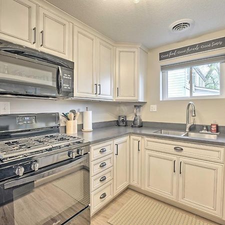 Waterfront Syracuse Home With Patio And Fire Pit! المظهر الخارجي الصورة
